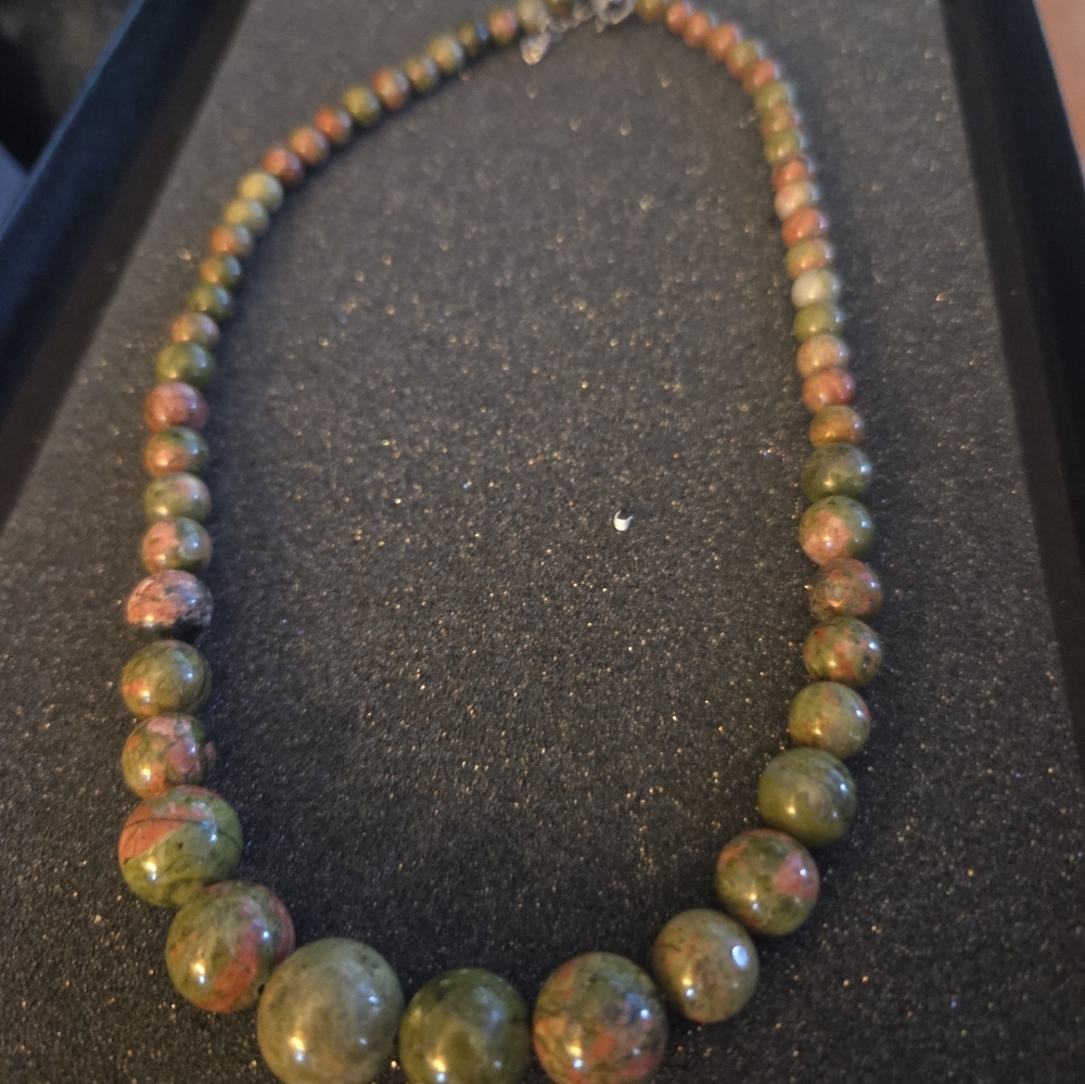 Elegant  Unakite Rounded Bead Necklace 18in